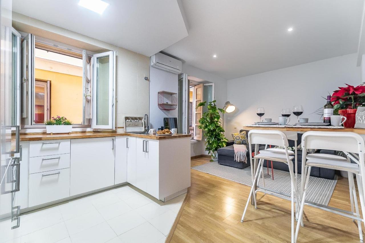 Boutique Mitjana Apartment Malaga Bagian luar foto