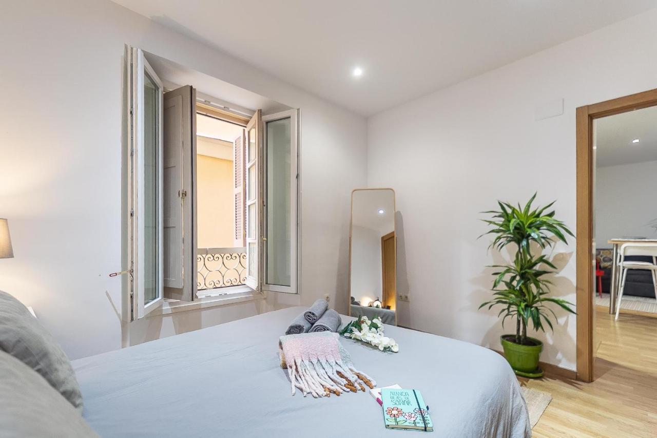 Boutique Mitjana Apartment Malaga Bagian luar foto